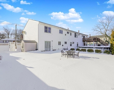 317 Darlington Avenue - Photo Thumbnail 12