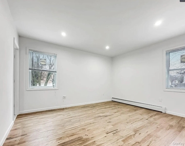 110-03 155th Street - Photo Thumbnail 4
