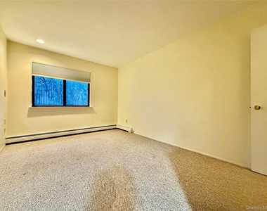75 Greenway Close - Photo Thumbnail 1