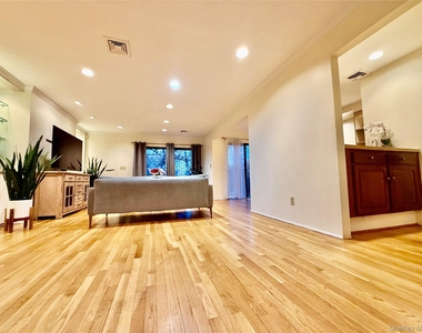 75 Greenway Close - Photo Thumbnail 14