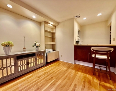 75 Greenway Close - Photo Thumbnail 16