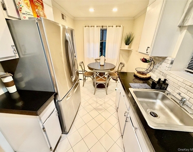 75 Greenway Close - Photo Thumbnail 13