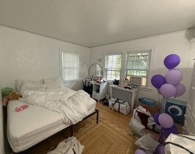 460 Carol Place - Photo Thumbnail 9