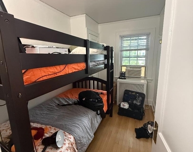 460 Carol Place - Photo Thumbnail 8