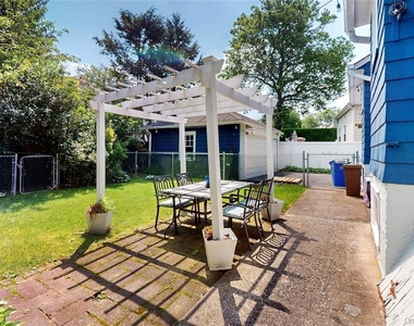 460 Carol Place - Photo Thumbnail 2