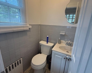 460 Carol Place - Photo Thumbnail 6