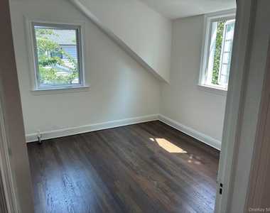 10 Ridge Road - Photo Thumbnail 4