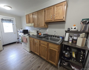 174 Clinton Street - Photo Thumbnail 1