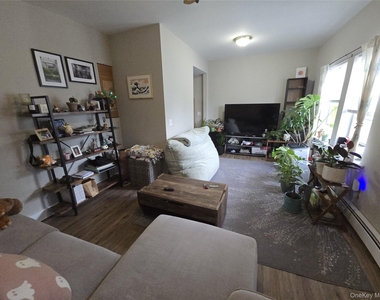 174 Clinton Street - Photo Thumbnail 3