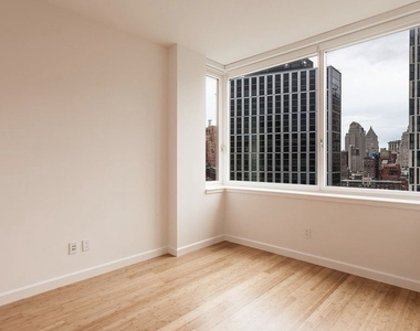 350 South End Avenue - Photo Thumbnail 2