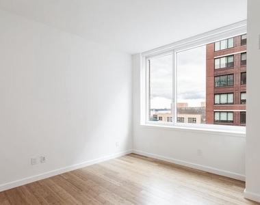 350 South End Avenue - Photo Thumbnail 3