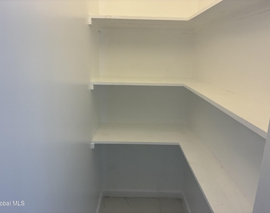 803 Craig Street - Photo Thumbnail 11