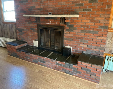 215 Karsey Street - Photo Thumbnail 3