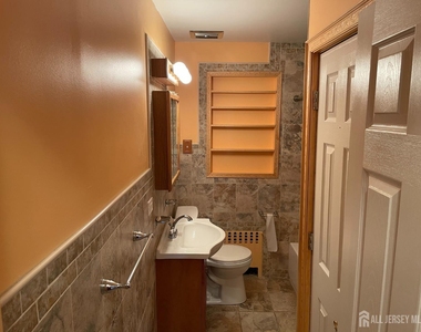 215 Karsey Street - Photo Thumbnail 7