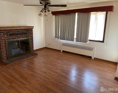 215 Karsey Street - Photo Thumbnail 9