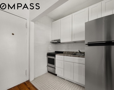 862 W End Avenue - Photo Thumbnail 2