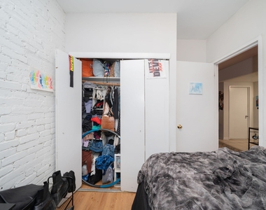 333 W 43rd Street - Photo Thumbnail 11