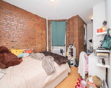 333 W 43rd Street - Photo Thumbnail 12