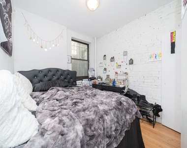 333 W 43rd Street - Photo Thumbnail 10