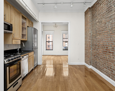 245 Mulberry Street - Photo Thumbnail 4