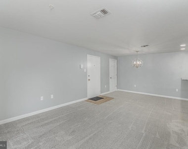 100 Grosvenor Lane - Photo Thumbnail 4