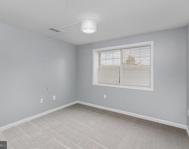 100 Grosvenor Lane - Photo Thumbnail 20