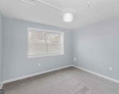 100 Grosvenor Lane - Photo Thumbnail 17