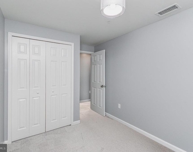 100 Grosvenor Lane - Photo Thumbnail 23