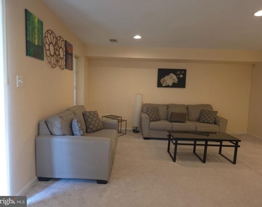 15546 Miller School Place - Photo Thumbnail 5