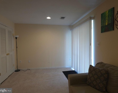 15546 Miller School Place - Photo Thumbnail 4