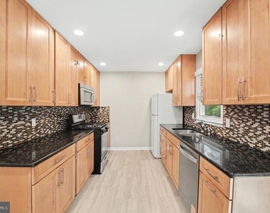 4522 Glendale Road - Photo Thumbnail 5