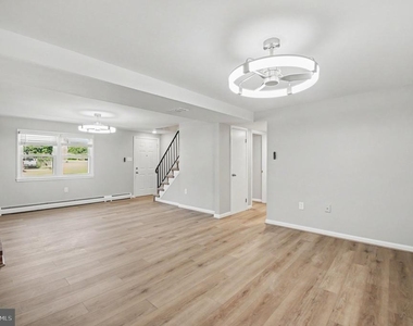 4522 Glendale Road - Photo Thumbnail 2