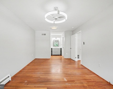 4522 Glendale Road - Photo Thumbnail 9