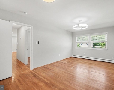4522 Glendale Road - Photo Thumbnail 10