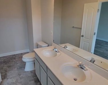 42497 Magellan Square - Photo Thumbnail 57