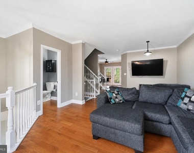 25203 Dunvegan Square - Photo Thumbnail 8