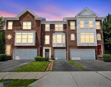 25203 Dunvegan Square - Photo Thumbnail 15