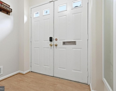 8031 Sleepy View Lane - Photo Thumbnail 4