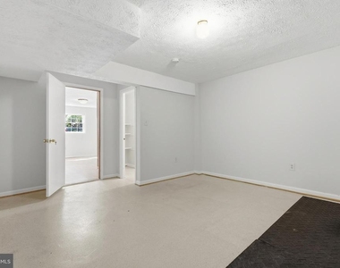 8031 Sleepy View Lane - Photo Thumbnail 37