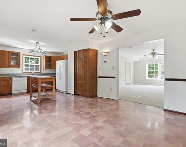 8031 Sleepy View Lane - Photo Thumbnail 15