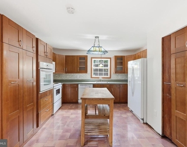 8031 Sleepy View Lane - Photo Thumbnail 20