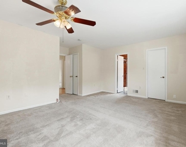8031 Sleepy View Lane - Photo Thumbnail 23