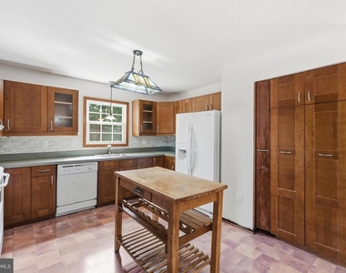 8031 Sleepy View Lane - Photo Thumbnail 19