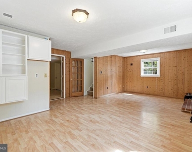 8031 Sleepy View Lane - Photo Thumbnail 32