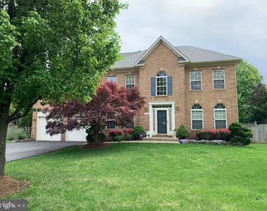8219 Electric Avenue - Photo Thumbnail 2