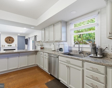 9120 Huber Court - Photo Thumbnail 6