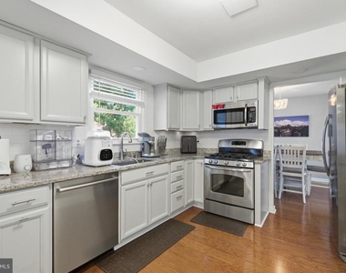 9120 Huber Court - Photo Thumbnail 5