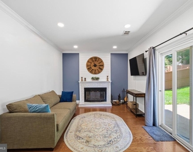 9120 Huber Court - Photo Thumbnail 10