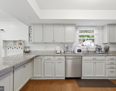 9120 Huber Court - Photo Thumbnail 7