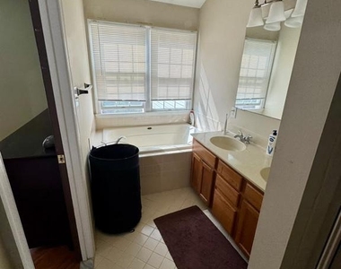 3942 Kathryn Jean Court - Photo Thumbnail 18